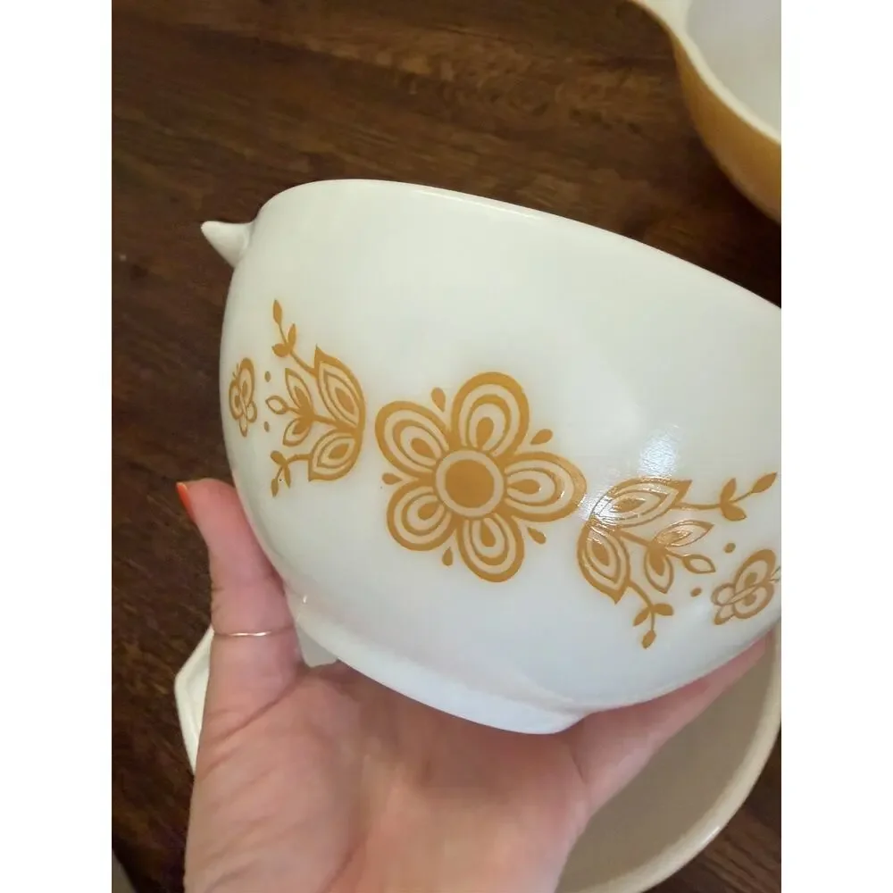 Pyrex Vintage Butterly Gold Cinderella Mixing Bowl Set Of 4
